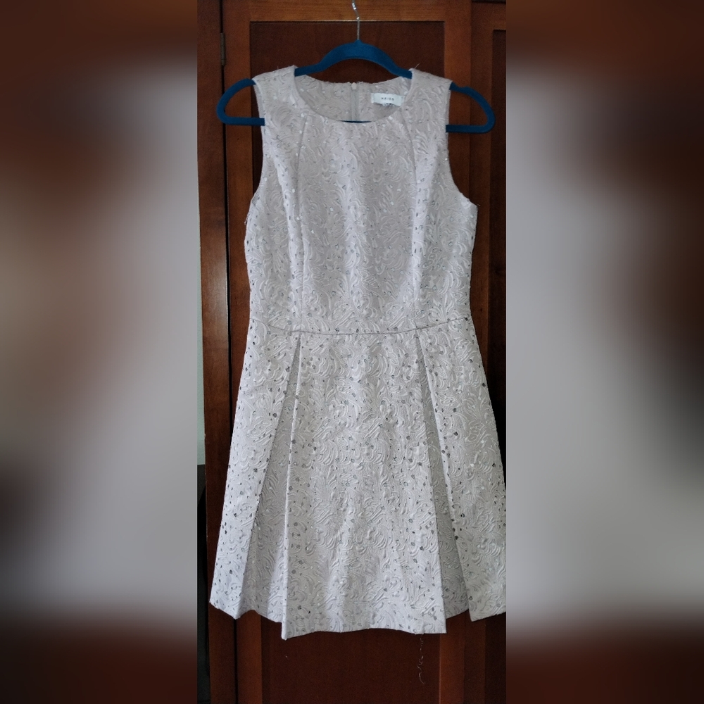 Riess Beige Aline. Sleeveless Zip up Size 6 Fantastic Condition. Worn once.